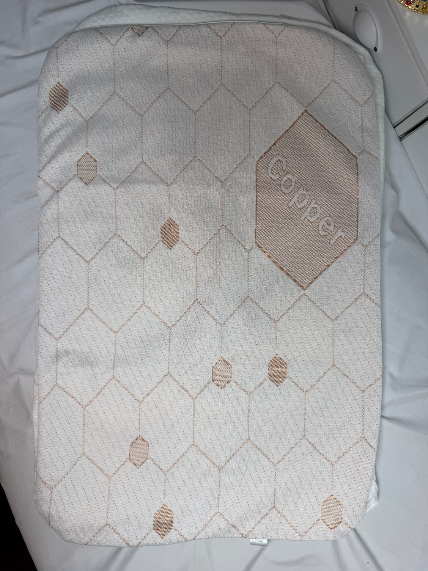 The copper-infused pocket pillowcase from the Crown Lift kit